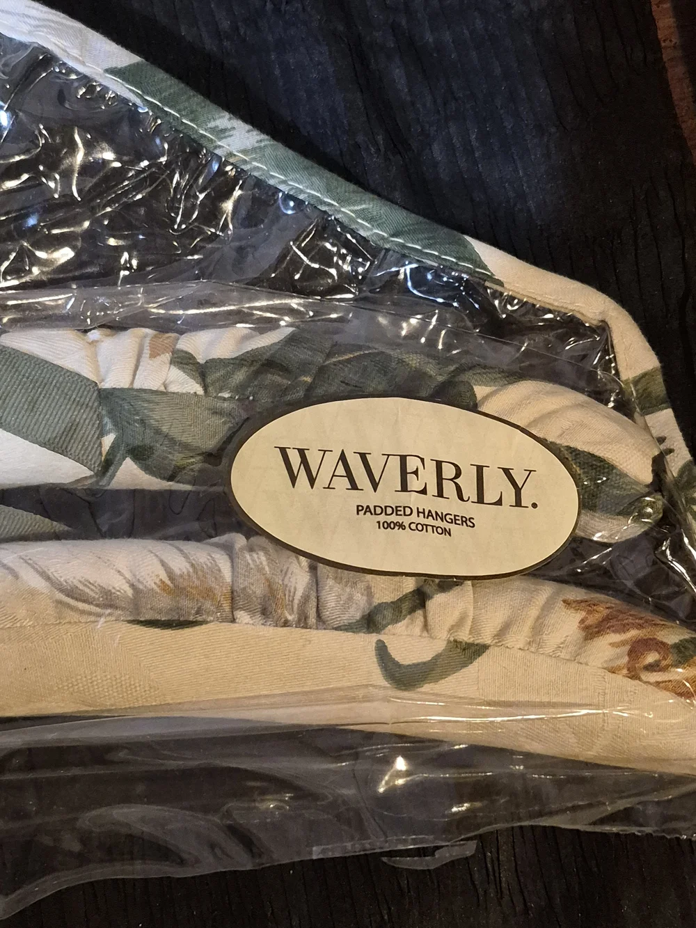 Vintage Waverly Cotton Padded Hangers Set of 2 Green Floral Cottagecore Open.